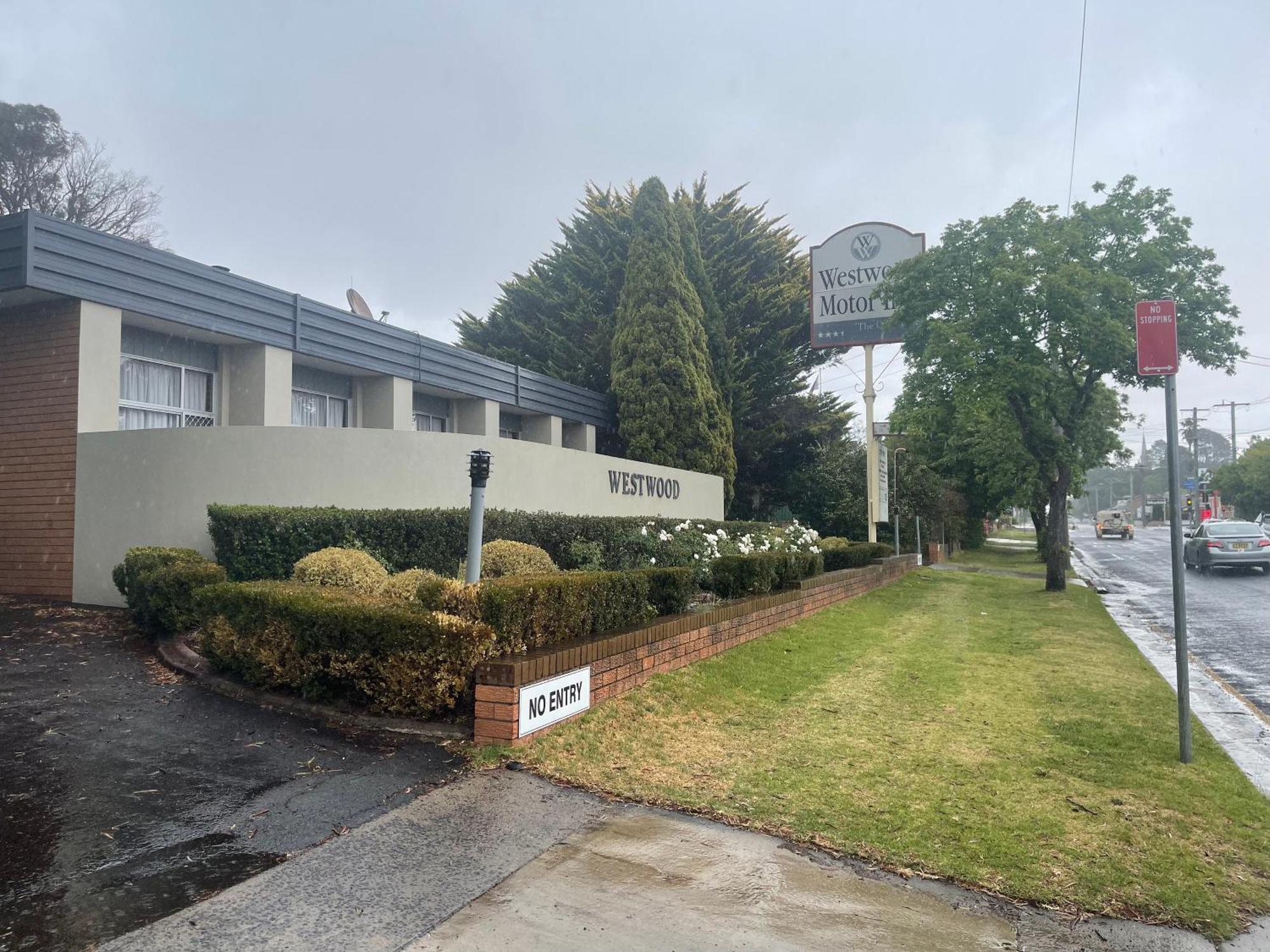 ארמידייל Westwood Motor Inn מראה חיצוני תמונה