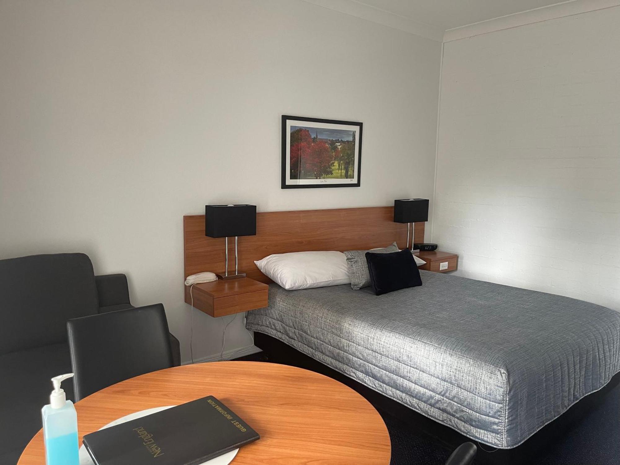 ארמידייל Westwood Motor Inn מראה חיצוני תמונה