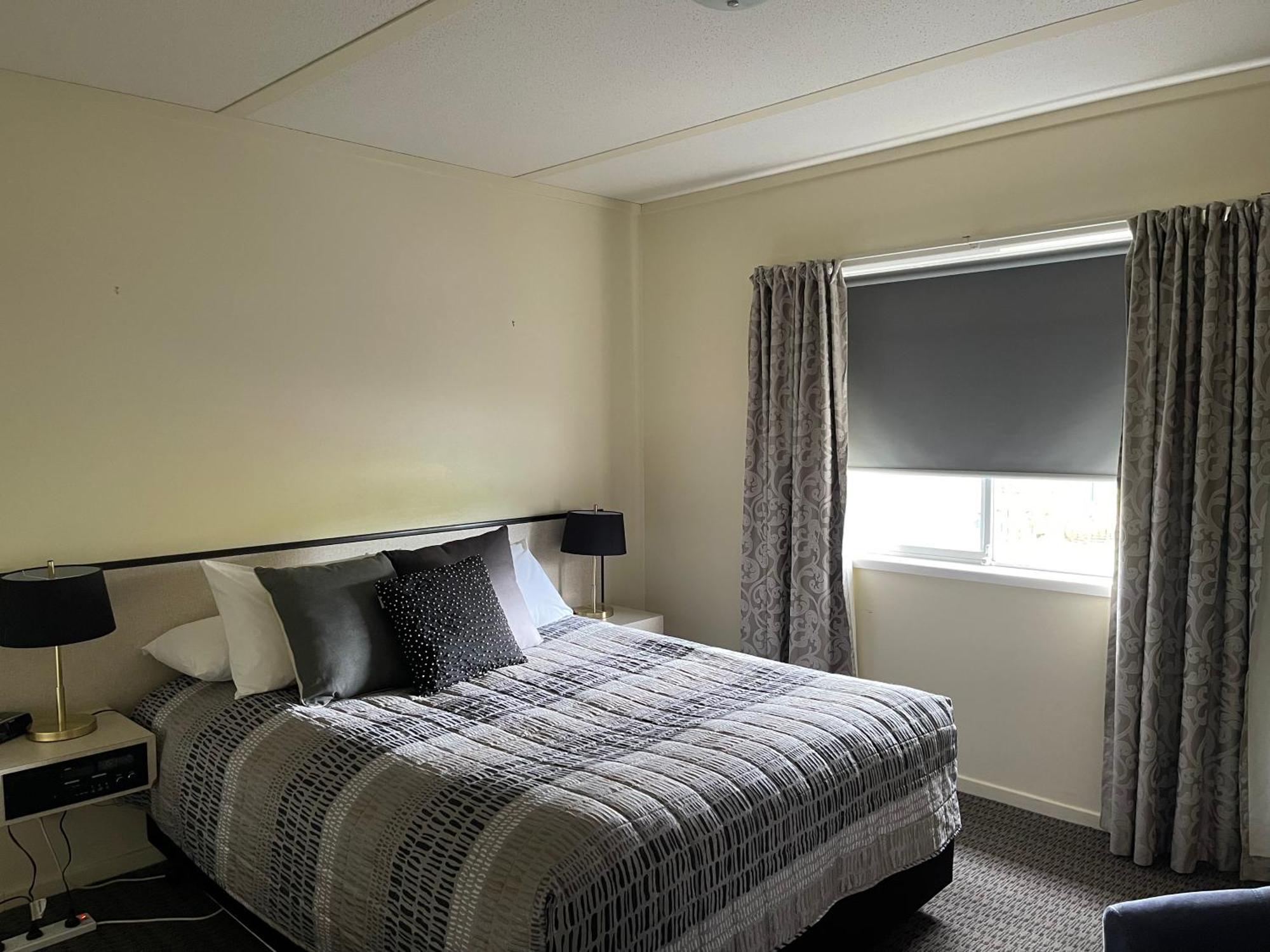 ארמידייל Westwood Motor Inn מראה חיצוני תמונה