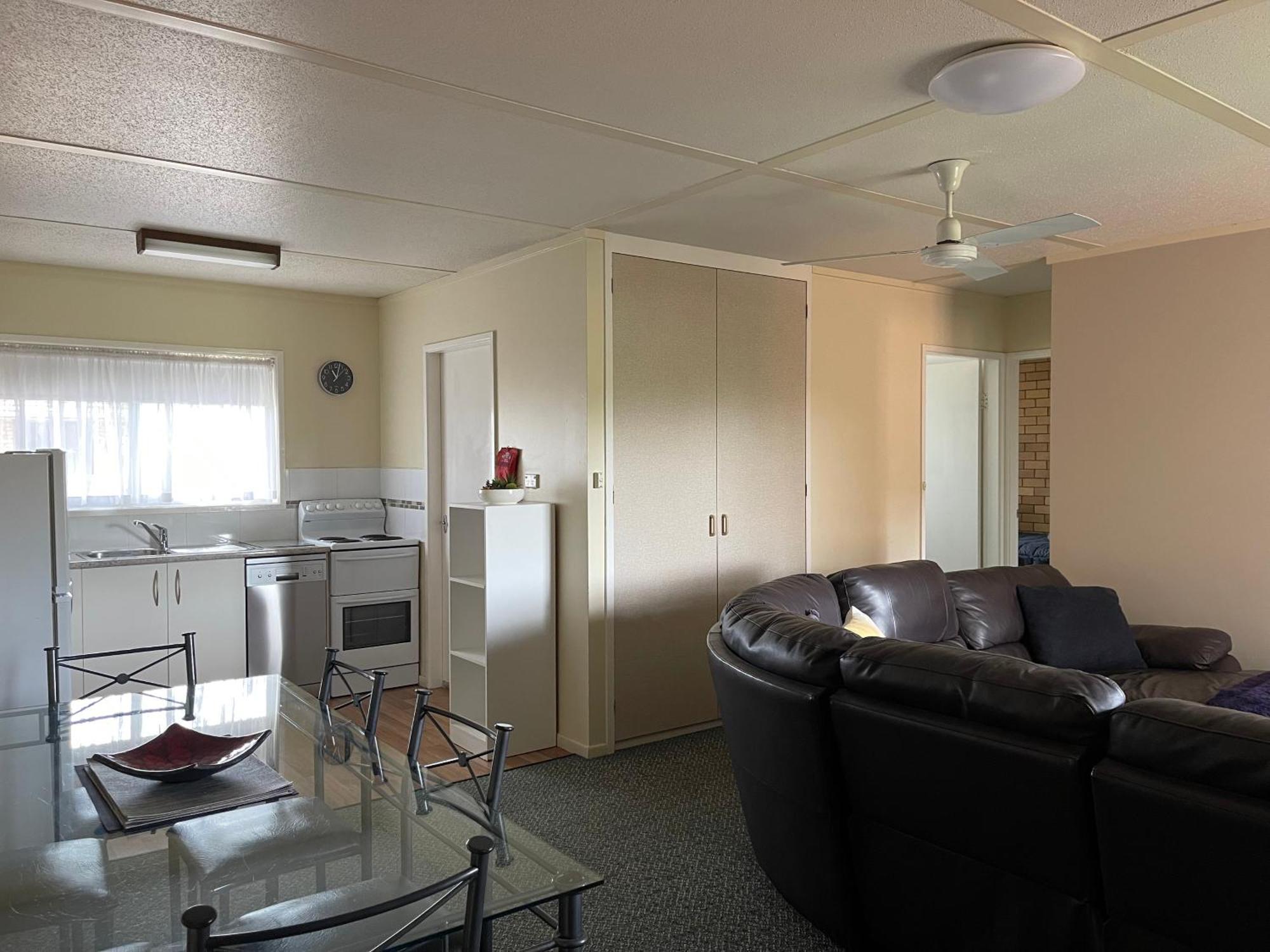 ארמידייל Westwood Motor Inn מראה חיצוני תמונה