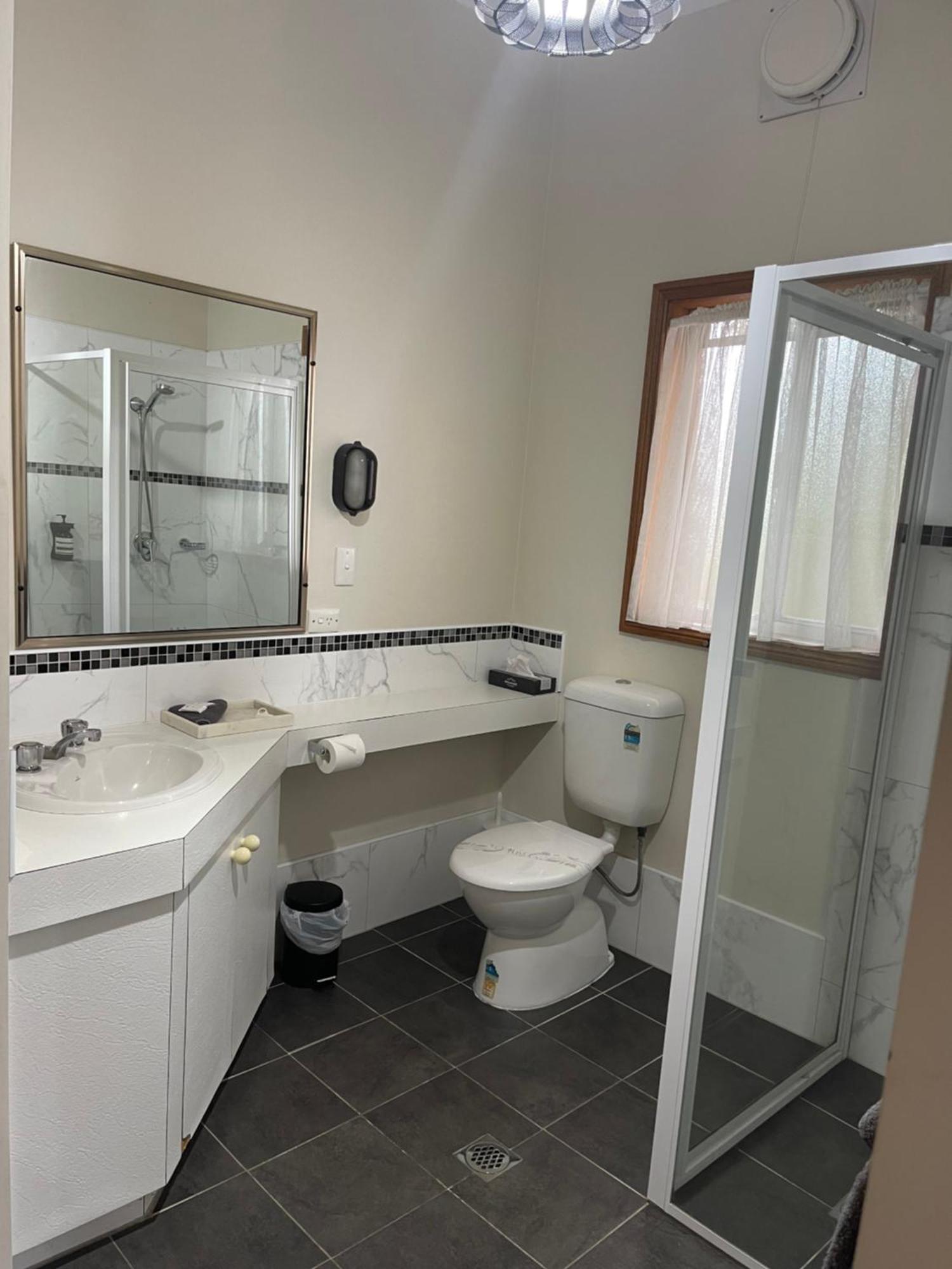ארמידייל Westwood Motor Inn מראה חיצוני תמונה