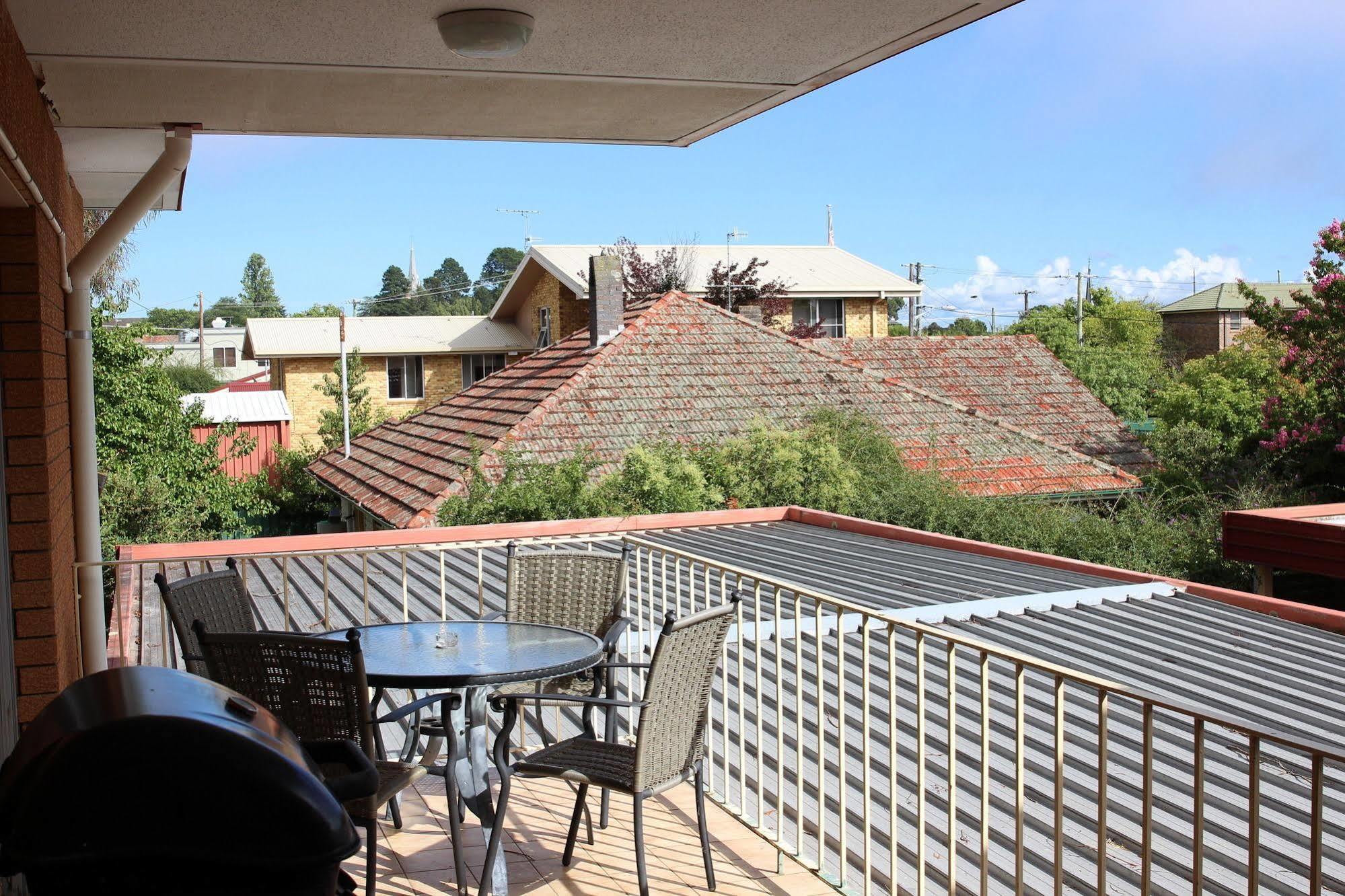ארמידייל Westwood Motor Inn מראה חיצוני תמונה