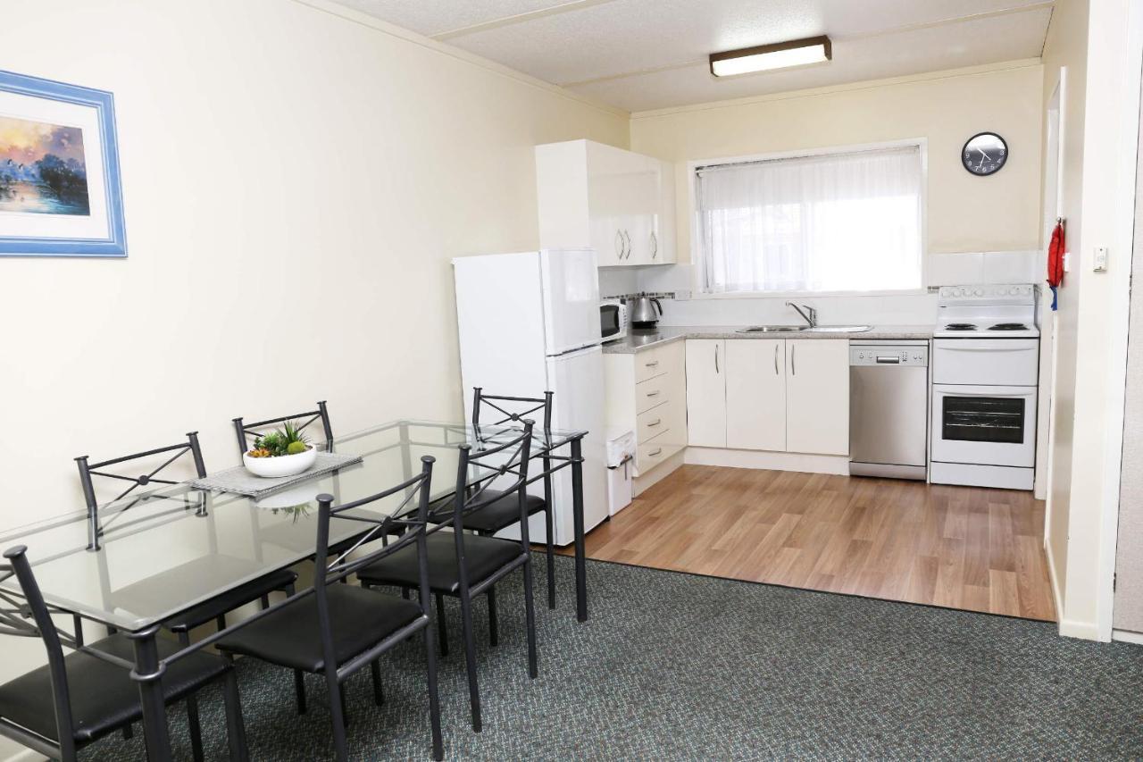 ארמידייל Westwood Motor Inn מראה חיצוני תמונה