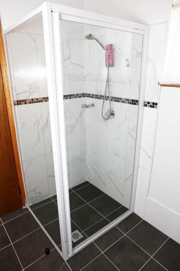ארמידייל Westwood Motor Inn מראה חיצוני תמונה