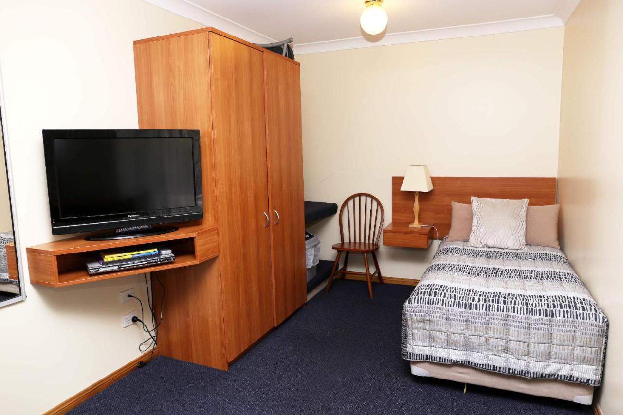 ארמידייל Westwood Motor Inn מראה חיצוני תמונה