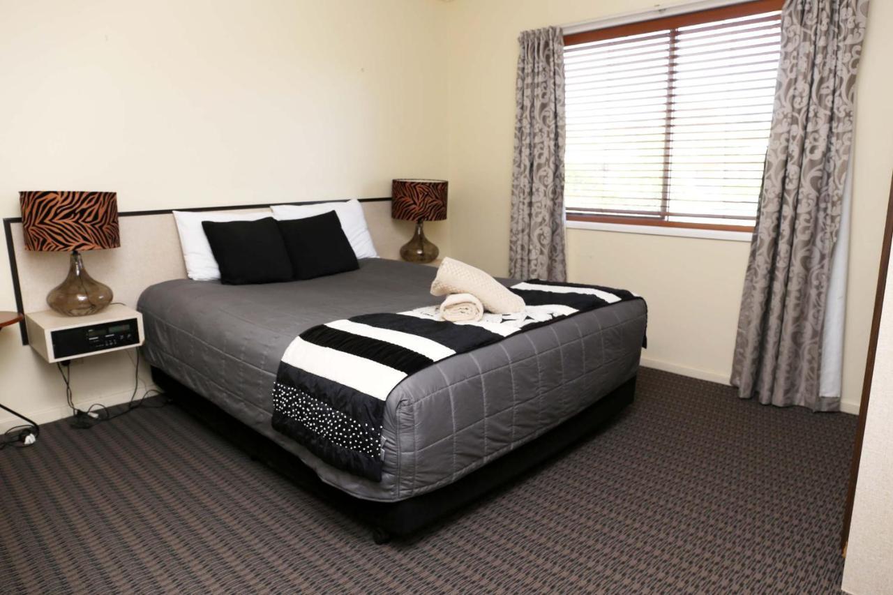 ארמידייל Westwood Motor Inn מראה חיצוני תמונה